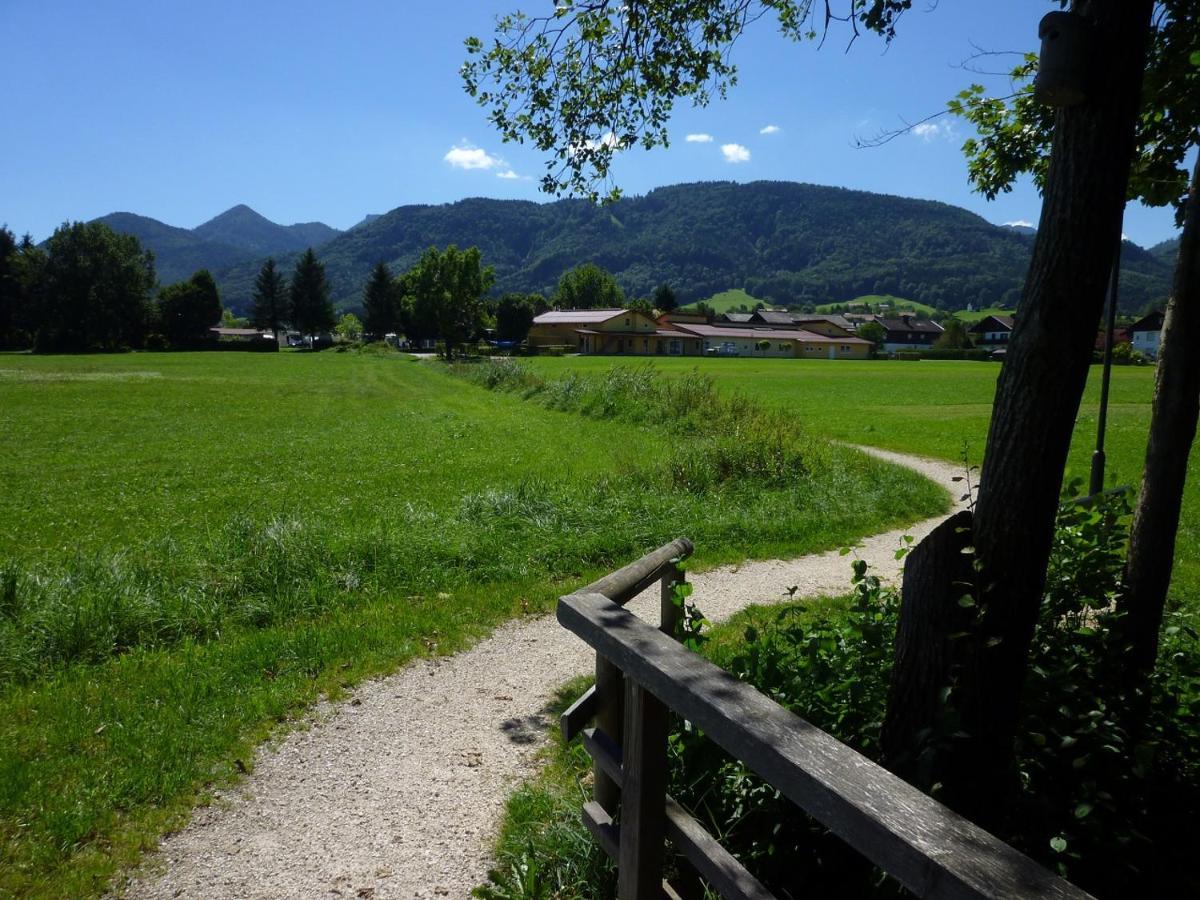 Zwischen Chiemsee Und Bergen Ug Bernau am Chiemsee Bagian luar foto